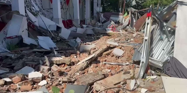 Tërmeti i magnitudës 7.7 në Indonezi/ Shkon në 40 numri i viktimave