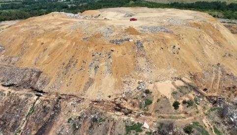 Stabilizohet gjendja në deponinë e Sferkës, eliminohen zjarri dhe tymi