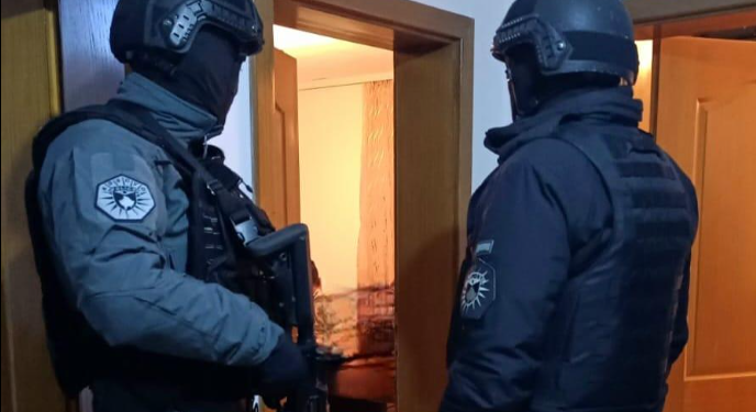 Të shtëna në dasmë te “M-Event” në Skenderaj – Policia sekuestron a*mën, një person përfundon në ndalim