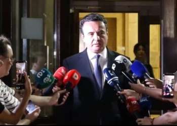 Kurti kritikon 6 deputetët e LDK’së: Të papërgjegjeshme, absurde një sjellje të tillë nga këta 6 deputetë