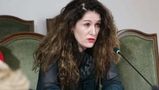 Vlora Hyseni kërkon heqjen e “arrestit në shtëpi”, ankimon masën në Apelin e Posaçëm