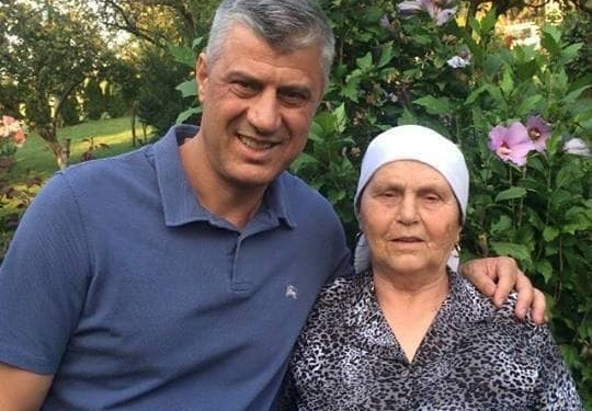 “Nëna e tij ende nuk e di për vendimin” – flet familjari i Hashim Thaçit
