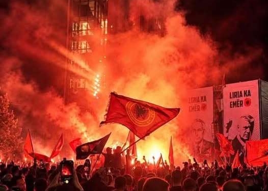 Tifo-grupet bashkohen sot në protestë për krerët e UÇK-së