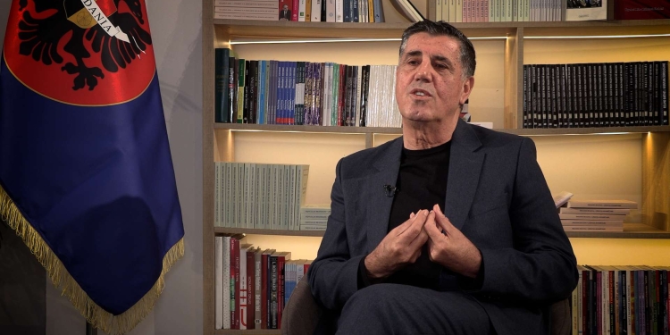 Haziri i përgjigjet Hotit e Bajramit: S’ka kohë për kryetar të ri të LDK-së