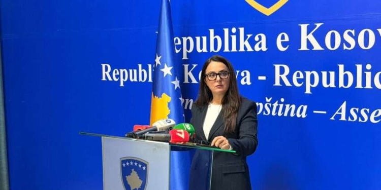 Lushaku-Sadriu: Ua kemi borxh djemve e vajzave të UÇK-së të mbështesim luftën çlirimtare