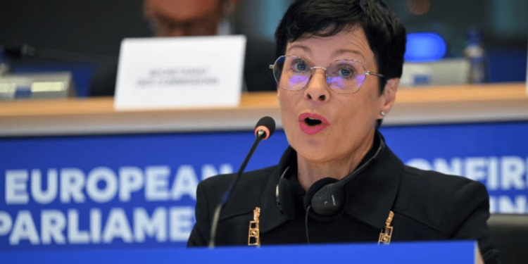 Parlamenti Evropian kritikon ashpër Serbinë për Mlladiqin