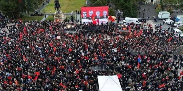 Diaspora vazhdon protestat kundër vendimit të Speciales, tubime edhe në Londër e Francë