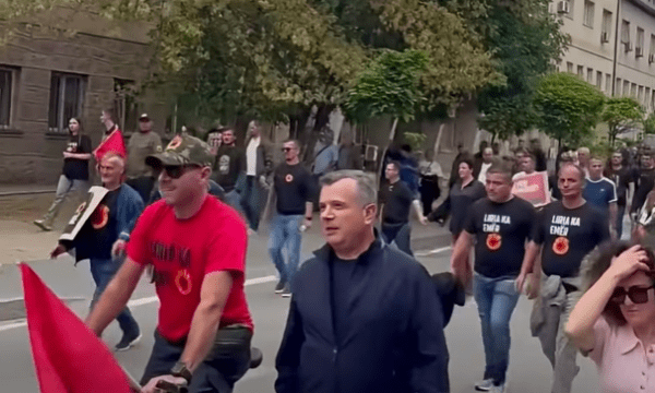 Taulant Balla ndan pamje nga Marshi për Liri: Protesta më e madhe për lirinë e çlirimtarëve, rrugët e sheshet plot sot
