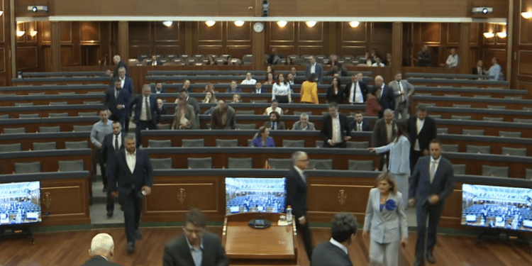 Votohet Qeveria Kurti 4