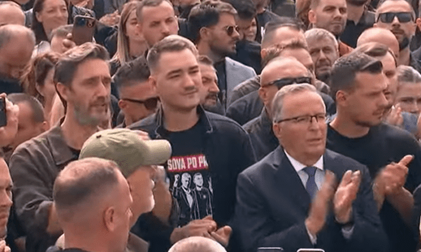 Bedri Hamza bashkë me djalin e Thaçit e Veselit në Marsh