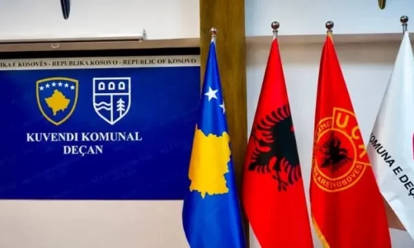 Kuvendi Komunal i Deçanit thërret mbledhje urgjente, pritet miratimi i deklaratës kundër Speciales