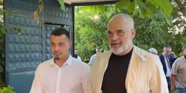 “Ky vend e tradhtoi”, Endrit Thaçi shpërndan fjalimin e Edi Ramës nga SHBA-ja