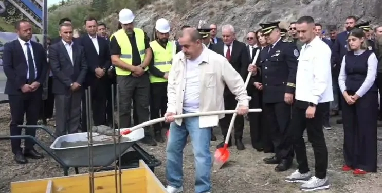 Vendoset gurthemeli i obeliskut të Heroit, Afrim Bunjaku