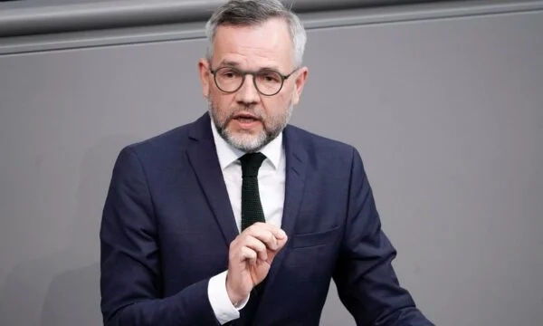 Roth: S’e kisha menduar që do ta shihja një kriminel lufte duke u nderuar në Beograd