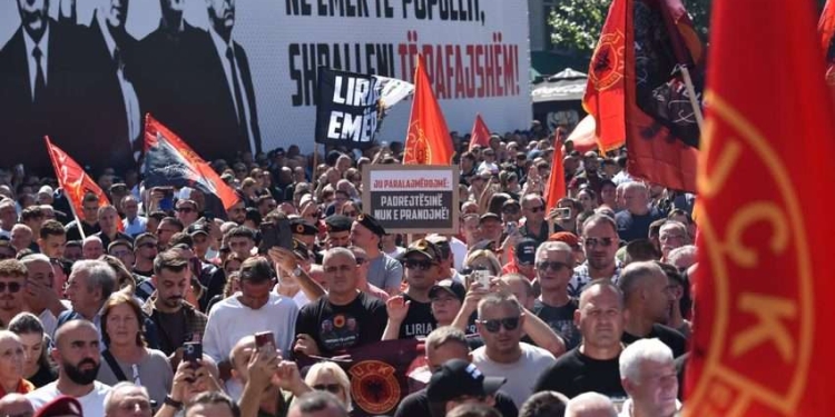 Ambasada e SHBA paralajmëron për të dytën herë brenda ditës shtetasit e saj për protestat
