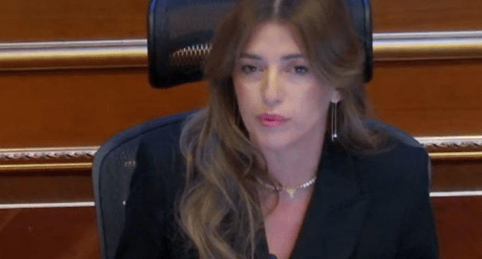 Haxhiu-Simiqit: Popull serb ka vetëm në Serbi, tërhiqeni deklaratën