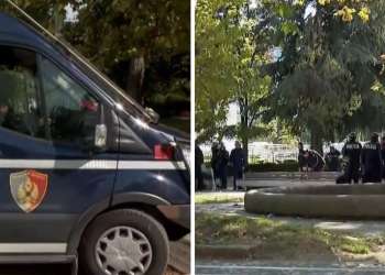 Protestuesit në Tiranë hedhin molotovë ndaj policisë, ajo përgjigjet me gazlotsjellës dhe arrestime