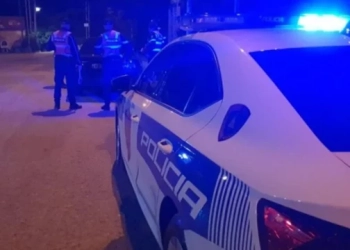 Ngjarje e rëndë në Shqipëri- gjermani sulmon me thikë dy policë në Malësinë e Madhe, pasi dyshohet se i hodhi benzinë një automjeti
