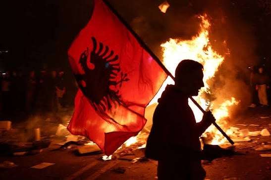 ZJARRI I TIRANËS DHE DURIMI I PRISHTINËS