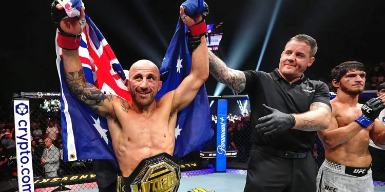 Volkanovski mposht Evloevin me nokaut, thyen rekordin e Jose Aldos në UFC