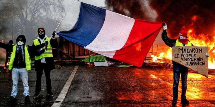 Mbi 400 mijë protestues në rrugët e Francës, marshimet shoqërohen me përplasje e arrestime masive
