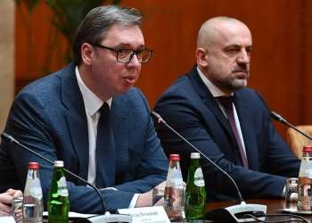 Vuçiqi edhe në humbje i del në krah Radoiçiqit: Dorëzimi i tij në Prishtinë do të nënkuptonte njohjen e Kosovës