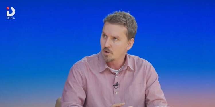 Shkodran Ramadani: Ka rënë një re e zezë mbi Kosovën, protestuesit dhe Kurti nuk e përjetojnë njësoj këtë situatë